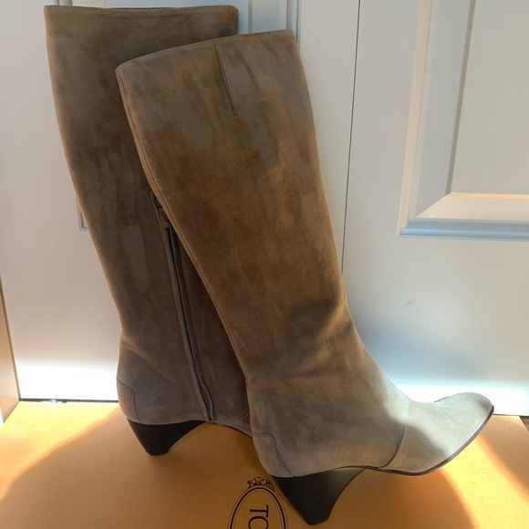 Tod's Shoes - Tod’s wood heel suede high point boots